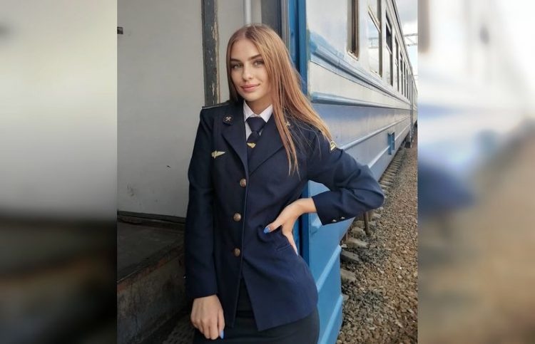Форма им к лицу: 30 фото обворожительных девушек